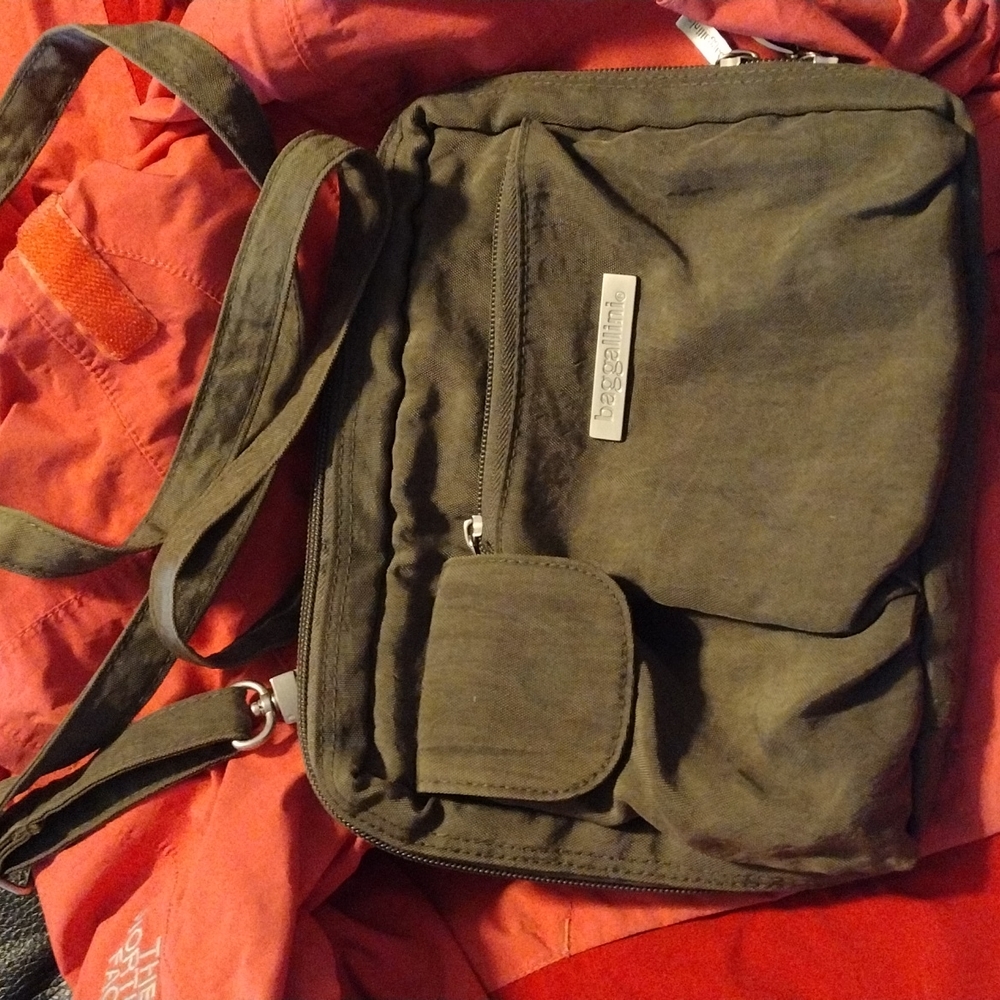 Baggallini shoulder bag